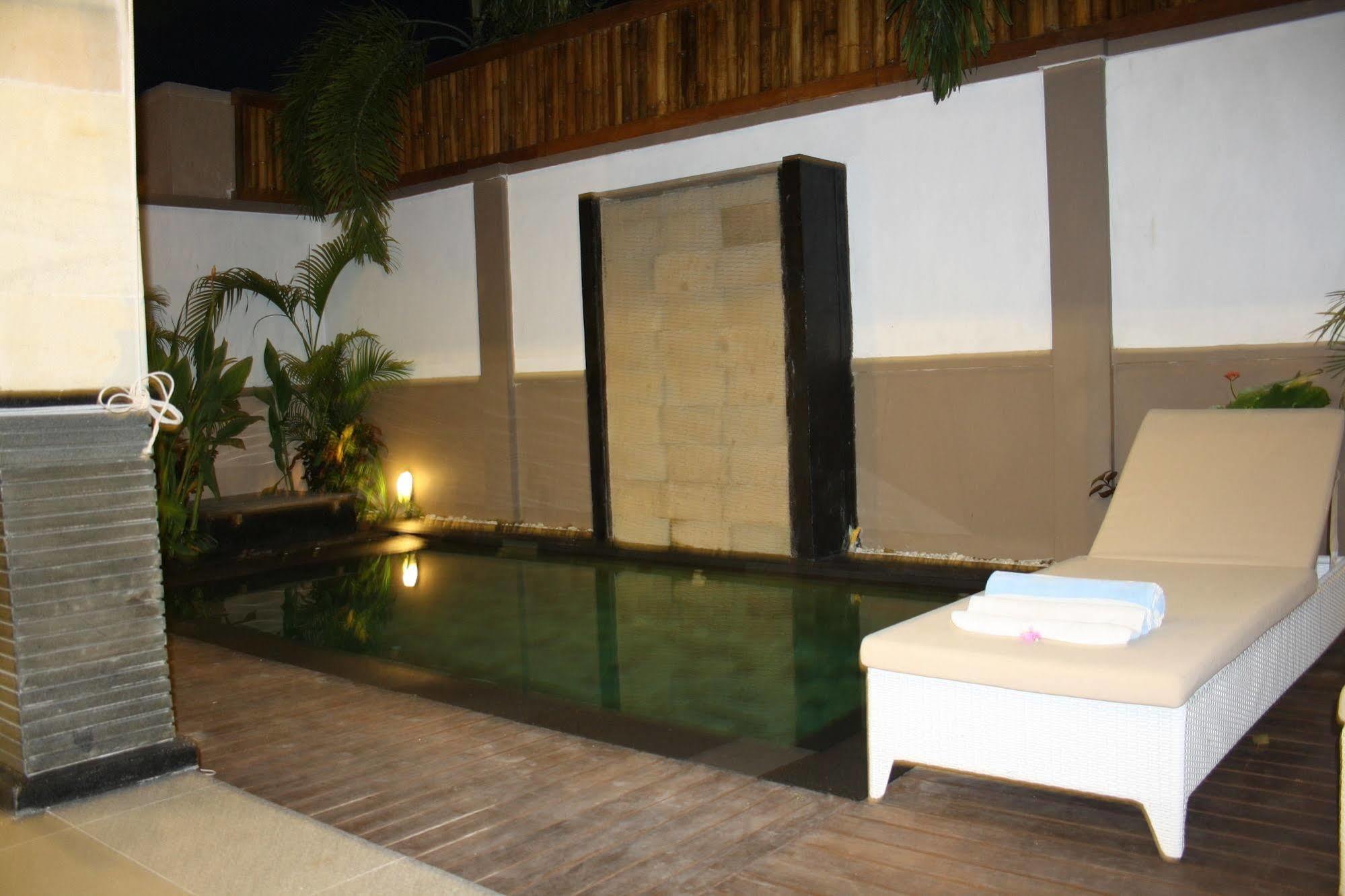 Gili Pearl Three Bedroom Villa Gili Trawangan Luaran gambar